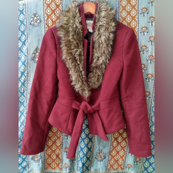 Forever 21 Contemporary faux fur collared coat - Picture 1 of 3